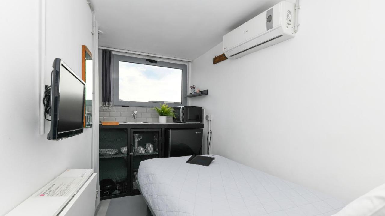 Monastiraki City Sleepbox- Unspoiled Athens Apartments 외부 사진